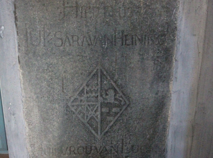 Detail tombstone