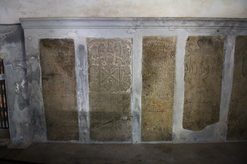 The tombstone of Barend Hermanssoon is the first on the left (photo René ten Dam, 2020).