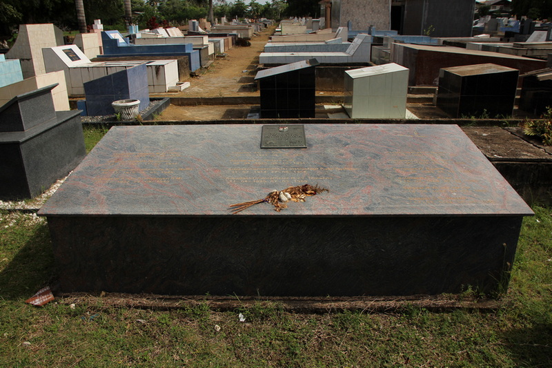 Grave Monument on Hodi Mihi Cras Tibi in 2017.