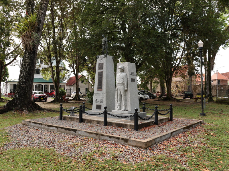 Het TRIS monument bij Fort Zeelandia in 2023