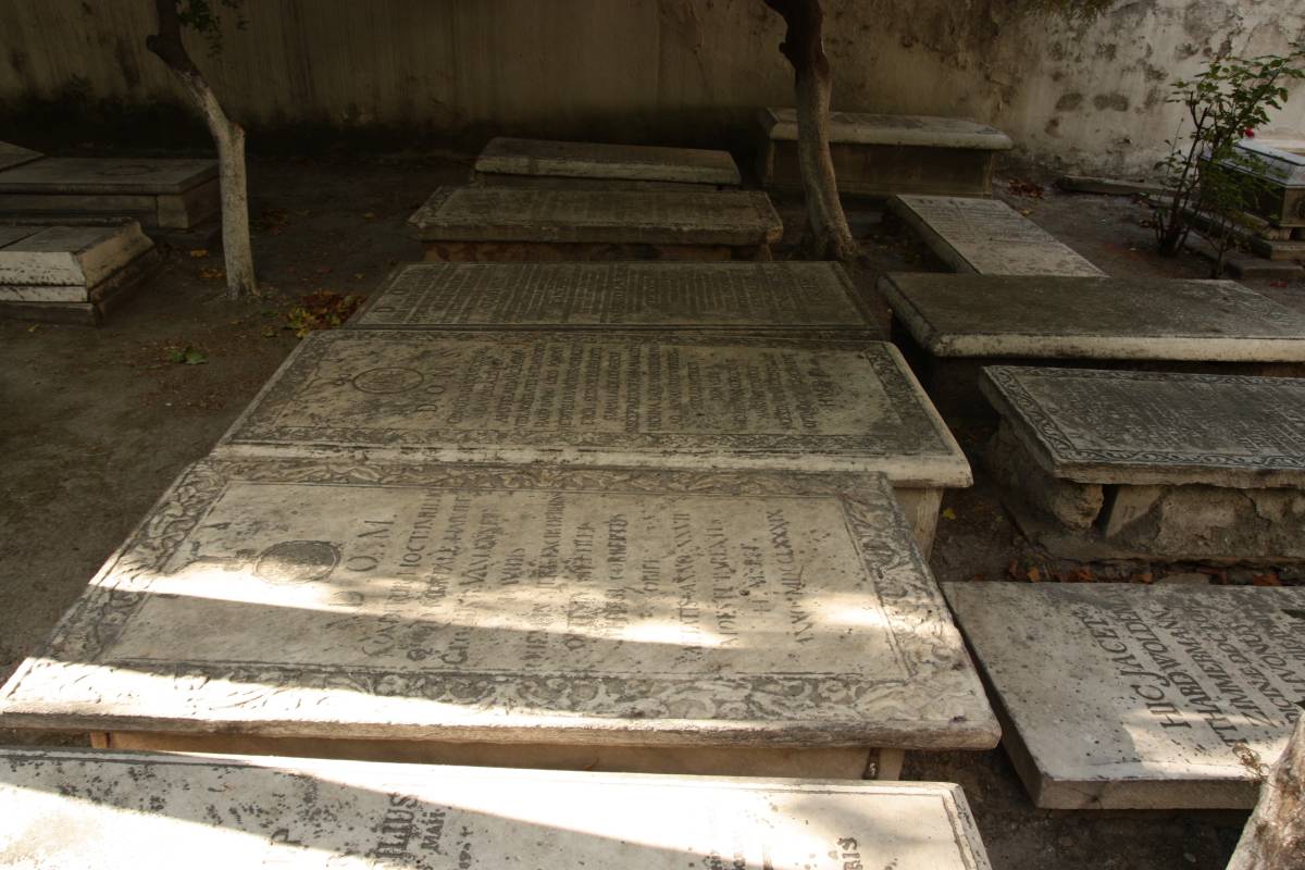 Smyrna - Protestan Mezarlığı