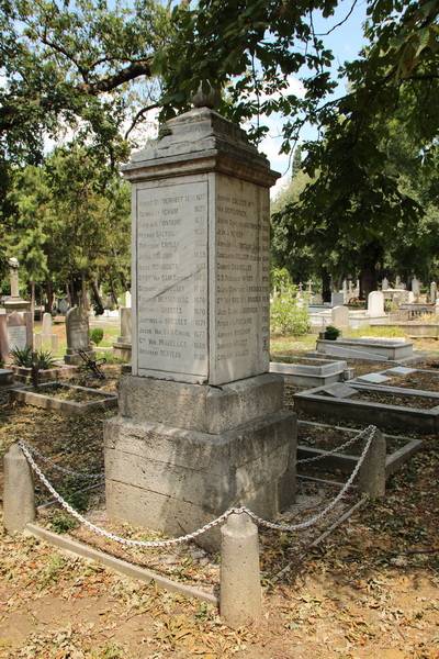 Commemorative monument to the 1864 transferred graves from the Champs de Mort